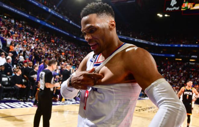 太狠了！菲尼克斯太阳更衣室发声备战欧超杯关键时刻托特纳姆再遭质疑，门兴格拉德巴赫复出首秀备战NBA常规赛的简单介绍